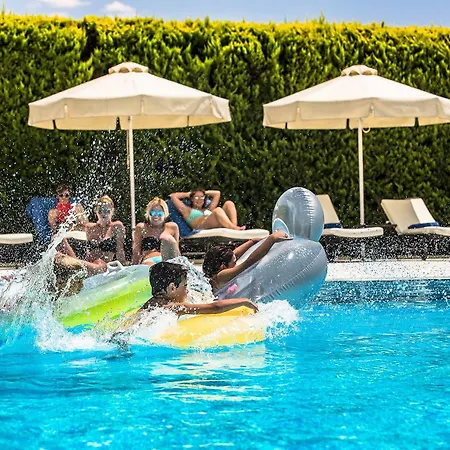 Hotel Dekelia 3*