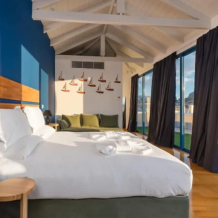 Lotus Hotel 4*