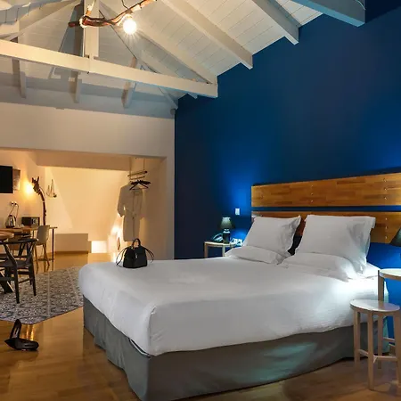 Lotus Hotel 4*