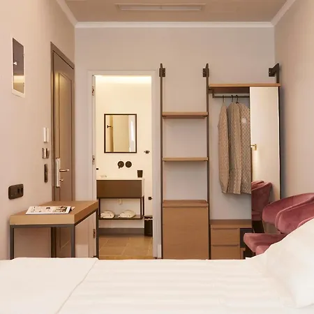 The Artist Hotel 3*