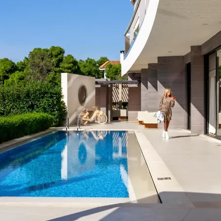 Hotel Somewhere Vouliagmeni 5*