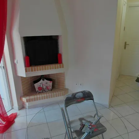 Metro Mall Apartment *
