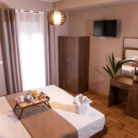 Acropolis Suites 54 Yellow Apartment