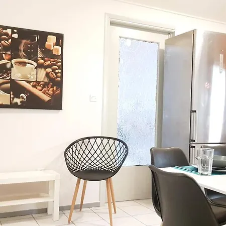 Appartamento Palette Carmine - Center, 6 Bd, 3 Bath Atene