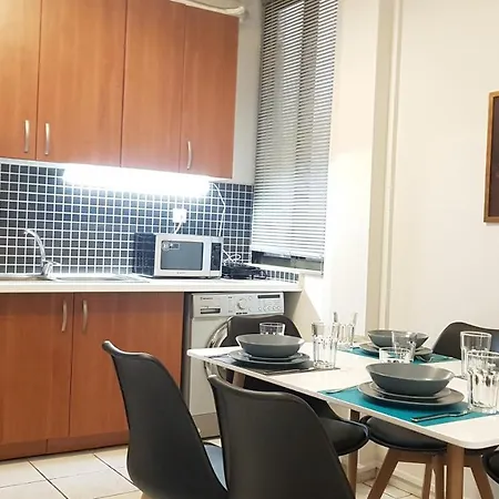 Palette Carmine - Center, 6 Bd, 3 Bath * Atene
