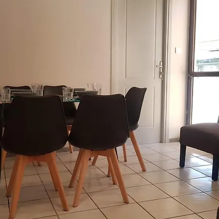 Palette Alice Blue - Center, 3 Bd, 2 Bath Appartement *