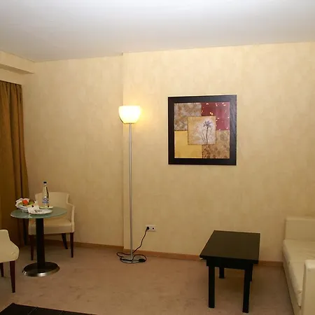 Lozenge Hotell 4*