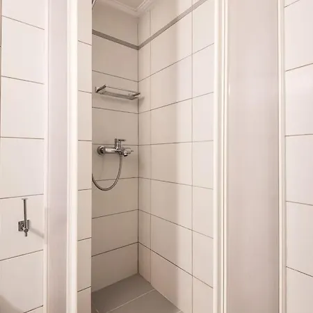 Homey For 4 People In Koukaki Apartment *