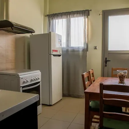 Lak Peristeri Homes