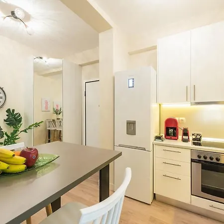 Koukaki Central Apartment
