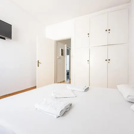 Sunsetia Apartment