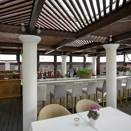 Hera 4* Atene