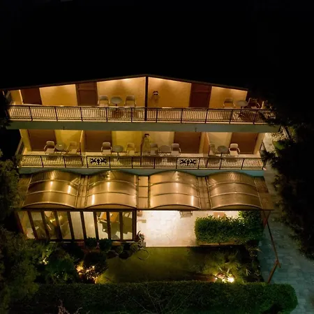 Chris Hotel 2*