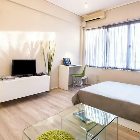 Treat Yourself W. City-break Studio! *