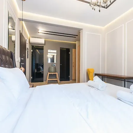 Syntagma Luxury Living One “ll1” דירה *