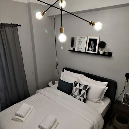 Minimal And Stylish * Athens