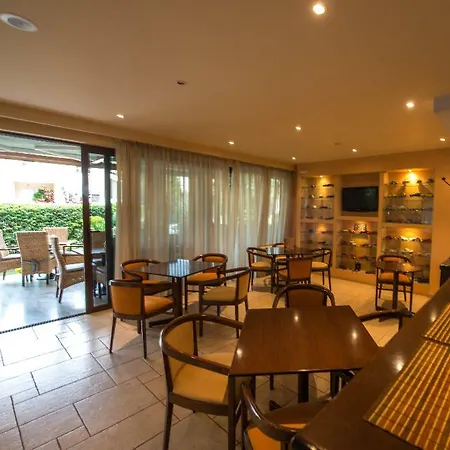 Chris Hotel