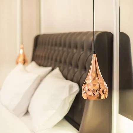 Syntagma Luxury Living One “ll1” דירה *