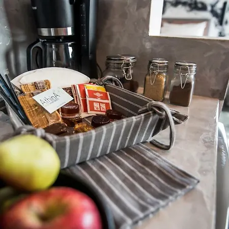 Aparthotel Athina Streetapartments 3*