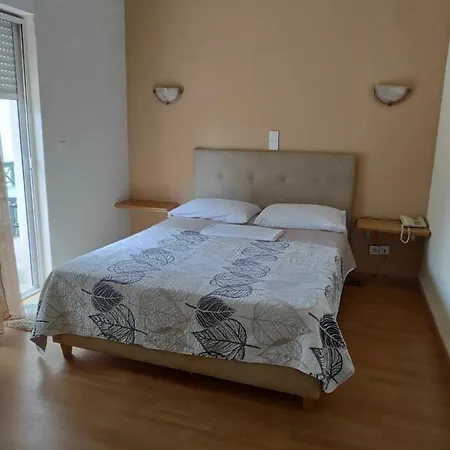 Anesi Hotel 2*