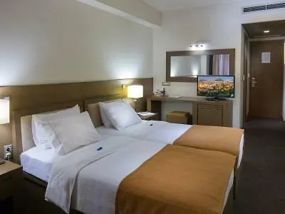 아말리아 4*