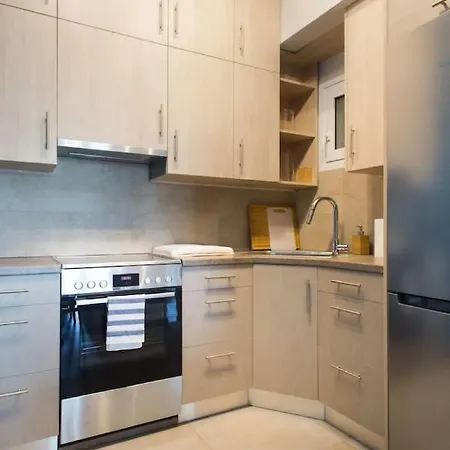 58sqm Renovated Homm In Agkilis Street Apartment Athens