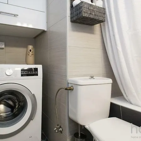 58sqm Renovated Homm In Agkilis Street Apartment Athens
