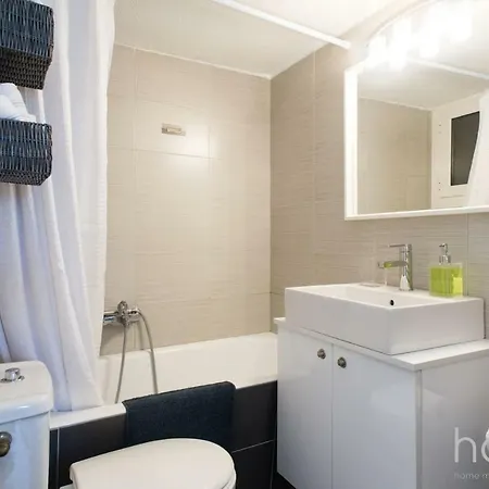 58sqm Renovated Homm In Agkilis Street Apartment Athens