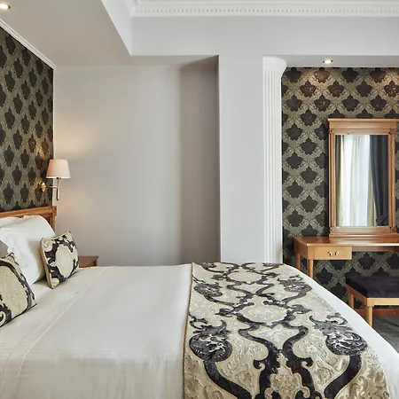 Hotel Ava And
