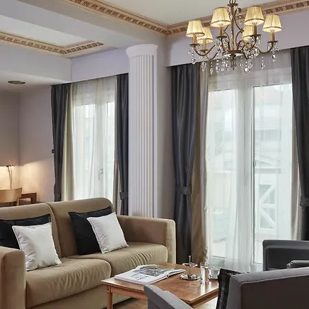 Ava And Otel 4*