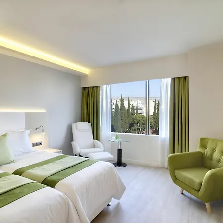 Avenue Hotel