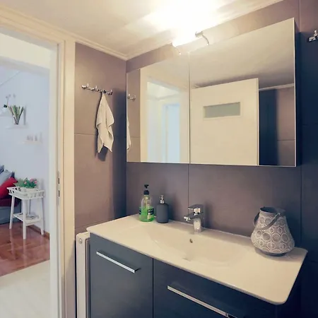 Freshly Refurbished Flat, In Koukaki * Athens