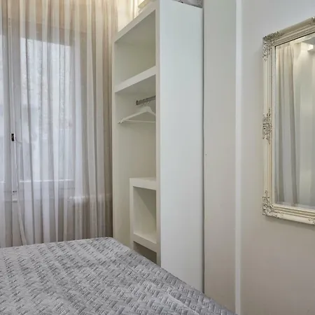 Apartment Cozy And Bright 2bd In Kolonaki *