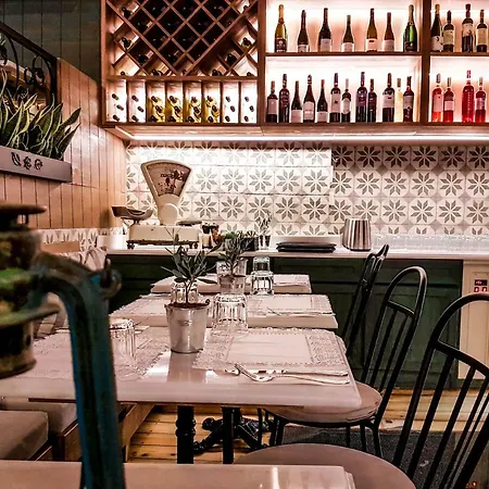 Greek Gastronomy Center Apartahotel