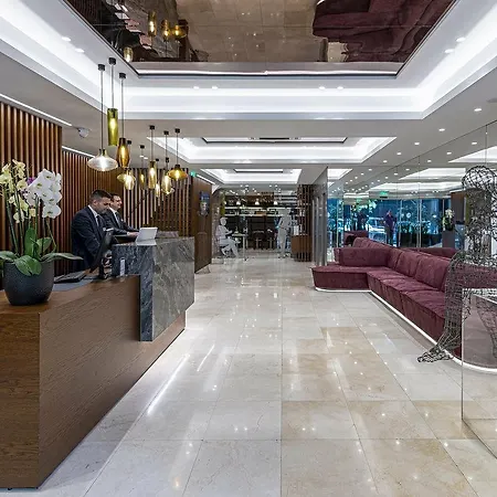 Polis Grand