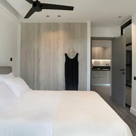 Διαμέρισμα Glyfada South42 *
