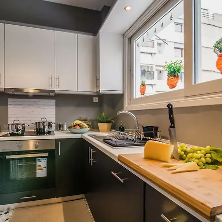 Glyfada Central Apartment *
