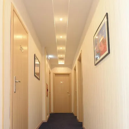 Hotel Phidias