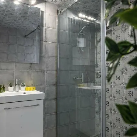 Apartment Nemeseos 1st Floor Homm With Roof Garden And Wading Pool