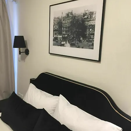 Edition Hotel Athene