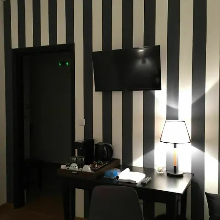 Edition Otel 2*