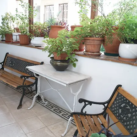 Acropolis House 2*