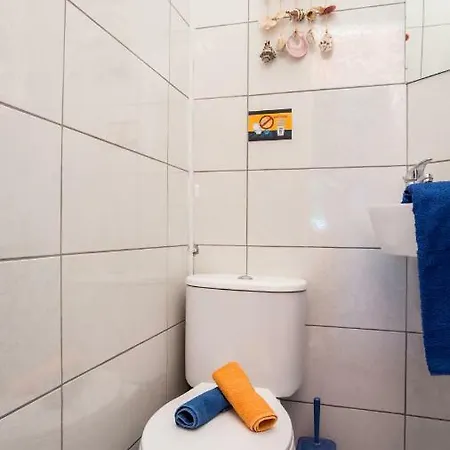 Nocleg ze śniadaniem Petaluda House 1 *