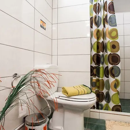 Petaluda House 1 *