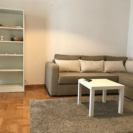 Holodek : Rizari Apartment *