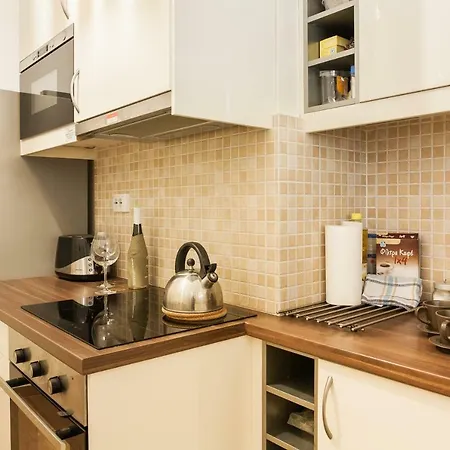 Private Safe With Shared Kitchen & Bath Homestay