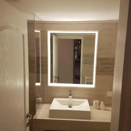 John Beauty 50m2, Metro And Acropolis 5' Apartment *