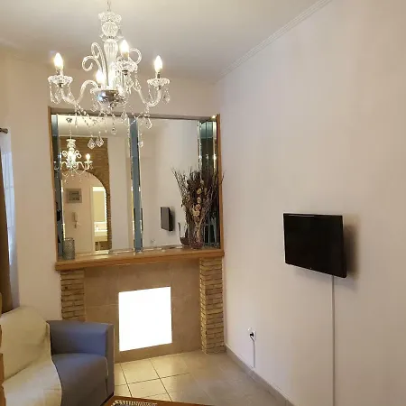 John Beauty 50m2, Metro And Acropolis 5' *