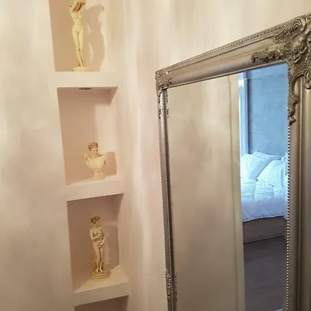 Apartment John Beauty 50m2, Metro And Acropolis 5' *