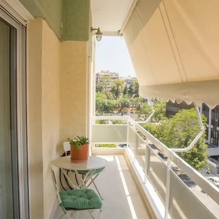 Stylish 2 Bedroom *